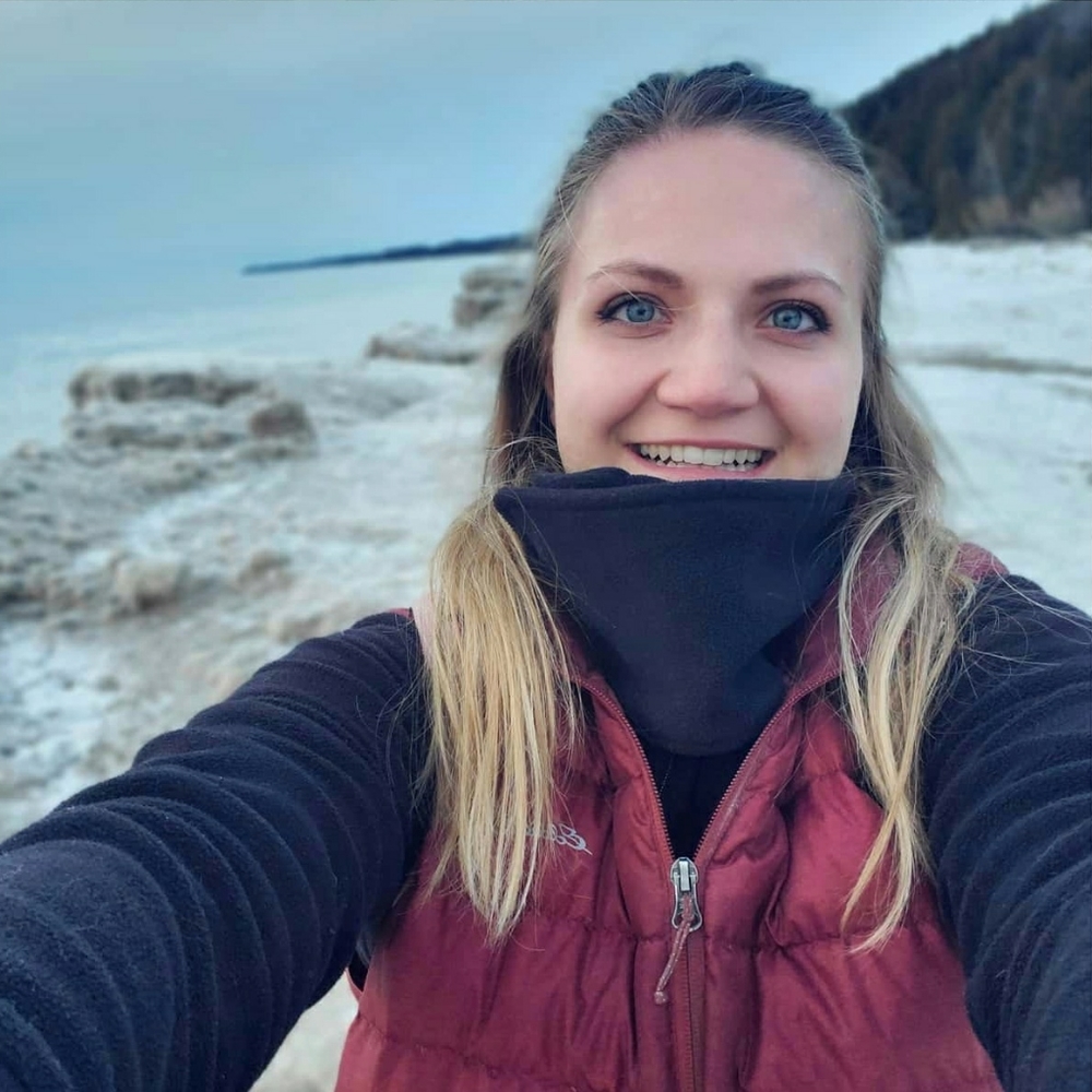 Meet your Posher, Becca